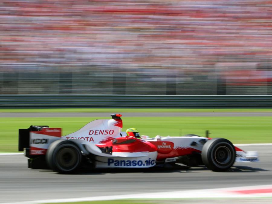  Toyota TF107 2007 года  (фото 18 из 31)